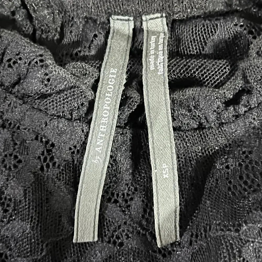 By Anthropologie Womens VNeck Lace Ruched Sleeve Blouse Size Extra Small